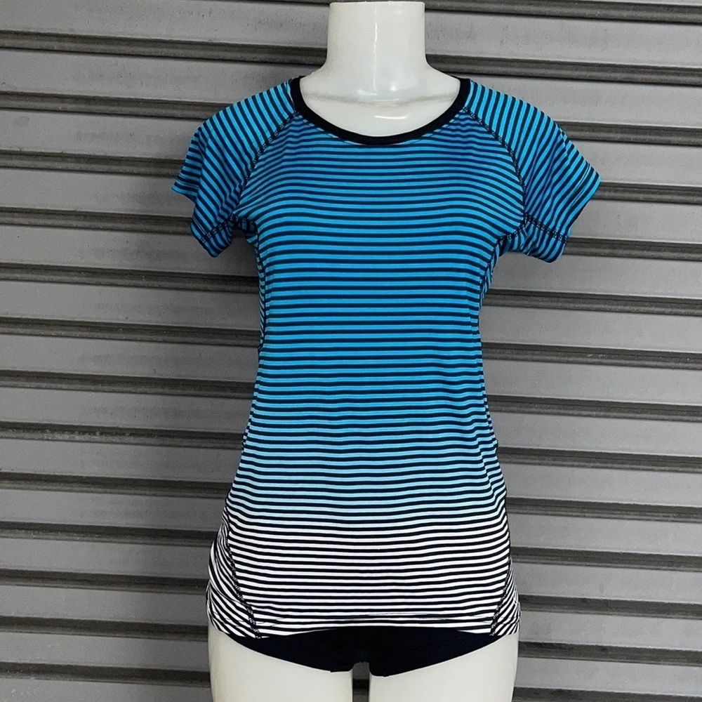 Vogo Athletica Blue & White Strip Tee Top Size M